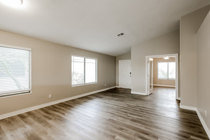 2,130/Mo, 1079 E Yuma Ave Apache Junction, AZ 85119 Living Room View 3