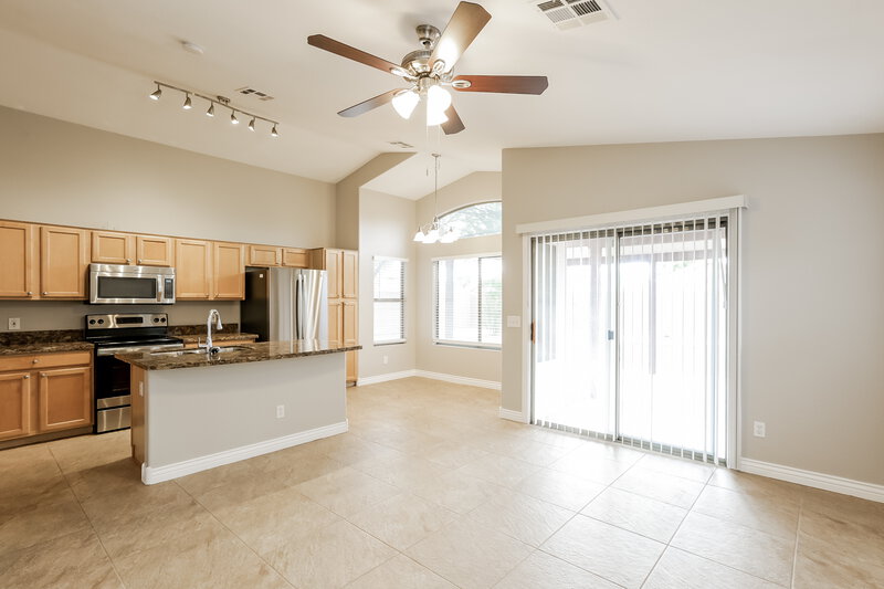 2,130/Mo, 1079 E Yuma Ave Apache Junction, AZ 85119 Dining Room View 2