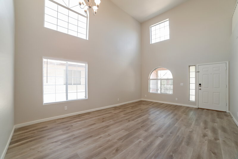 2,545/Mo, 3033 W Grenadine Rd Phoenix, AZ 85041 Dining Room View