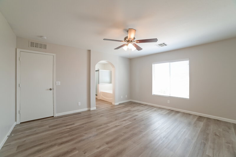 2,545/Mo, 3033 W Grenadine Rd Phoenix, AZ 85041 Main Bedroom View