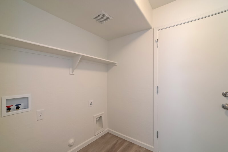 2,545/Mo, 3033 W Grenadine Rd Phoenix, AZ 85041 Walk In Closet View