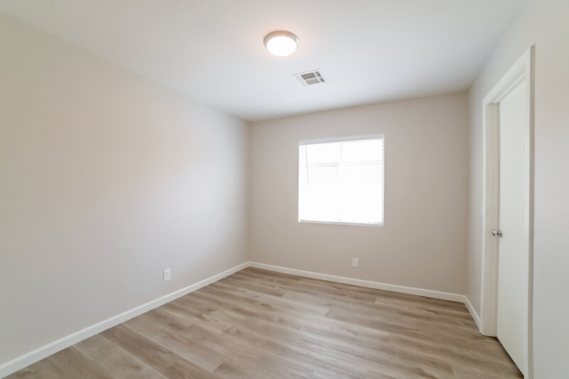 2,545/Mo, 3033 W Grenadine Rd Phoenix, AZ 85041 Bedroom View 2