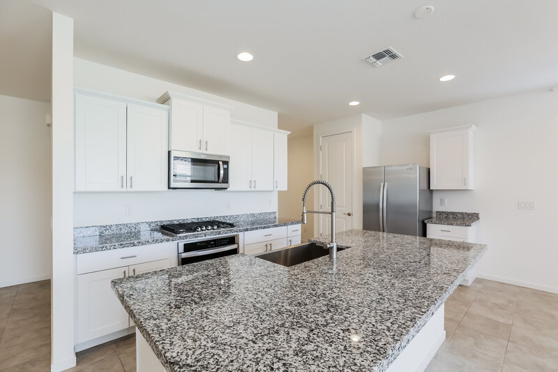 2,245/Mo, 5634 W Notch Hill Rd Laveen, AZ 85339 Kitchen View 2