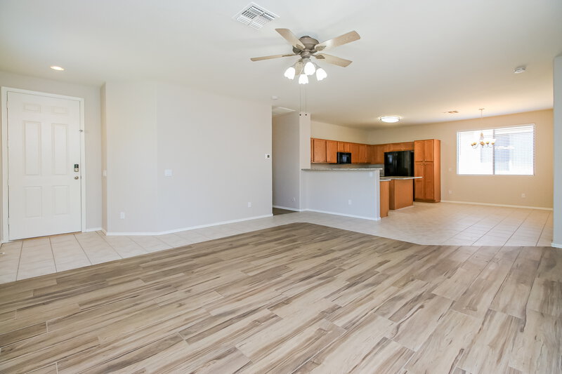 2,110/Mo, 20967 E Desert Hills Blvd Queen Creek, AZ 85142 Living Room View 2