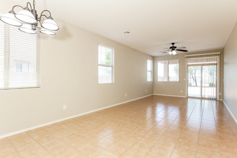 0/Mo, 1072 S 177th Dr # A1 Goodyear, AZ 85338 Dining Room View