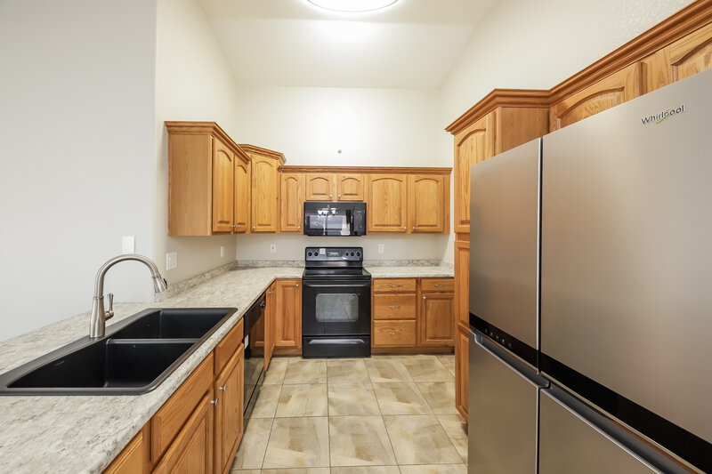 1,850/Mo, 8560 W Eva St Peoria, AZ 85345 Kitchen View