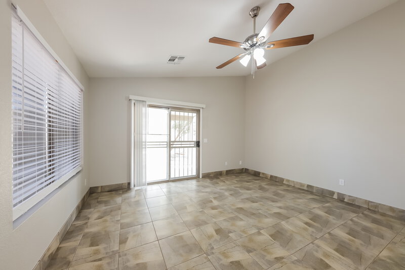 1,850/Mo, 8560 W Eva St Peoria, AZ 85345 Family Room View