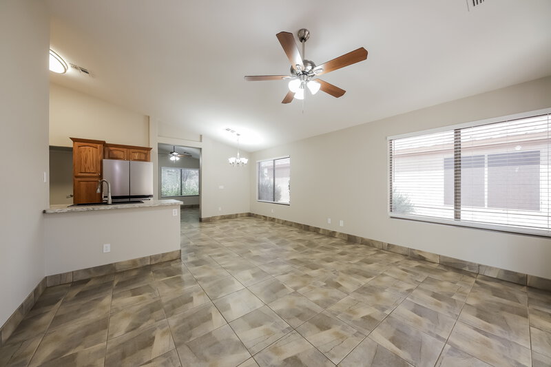 1,850/Mo, 8560 W Eva St Peoria, AZ 85345 Family Room View 2