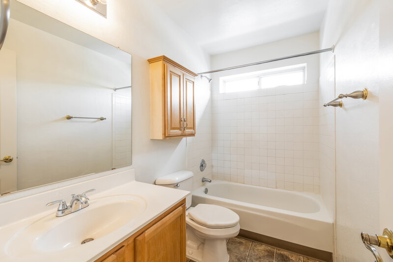 3,285/Mo, 1662 W Campbell Ave Gilbert, AZ 85233 Bathroom View 2