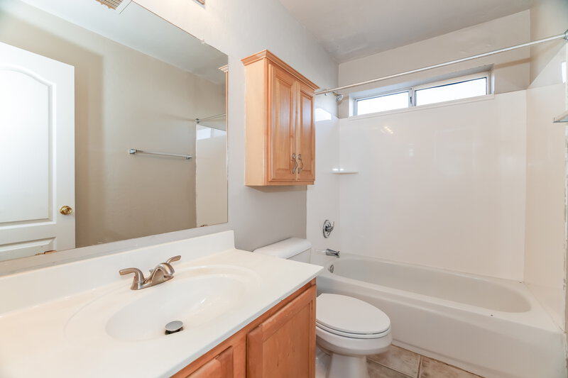 3,225/Mo, 1662 W Campbell Ave Gilbert, AZ 85233 Bathroom View