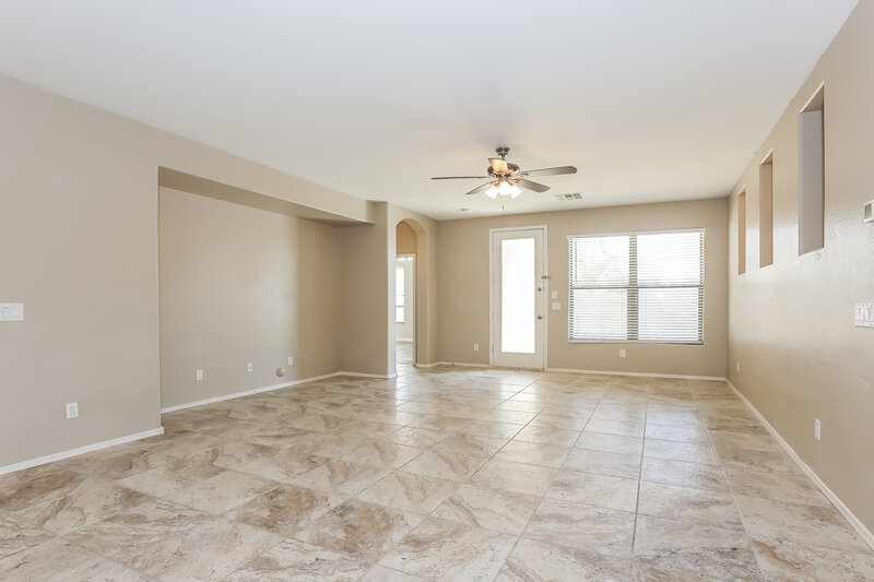 2,200/Mo, 4505 W Pleasant Ln Laveen, AZ 85339 Living Room View