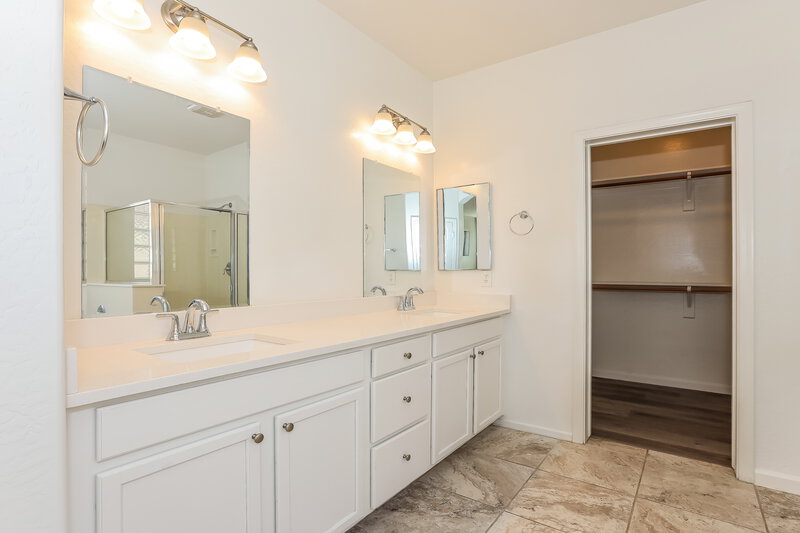 2,200/Mo, 4505 W Pleasant Ln Laveen, AZ 85339 Main Bathroom View 2