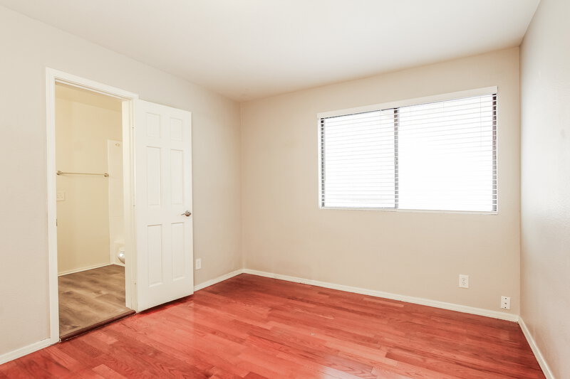 2,670/Mo, 1226 W Seashore Dr Gilbert, AZ 85233 Bedroom View 2