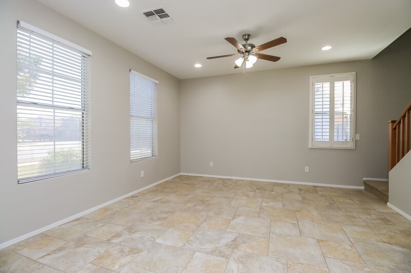 1,965/Mo, 5416 W Fulton St Phoenix, AZ 85043 Living Room View