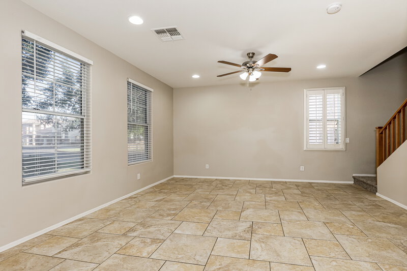 1,835/Mo, 5416 W Fulton St Phoenix, AZ 85043 Living Room View