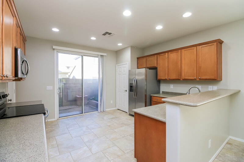 1,965/Mo, 5416 W Fulton St Phoenix, AZ 85043 Kitchen View