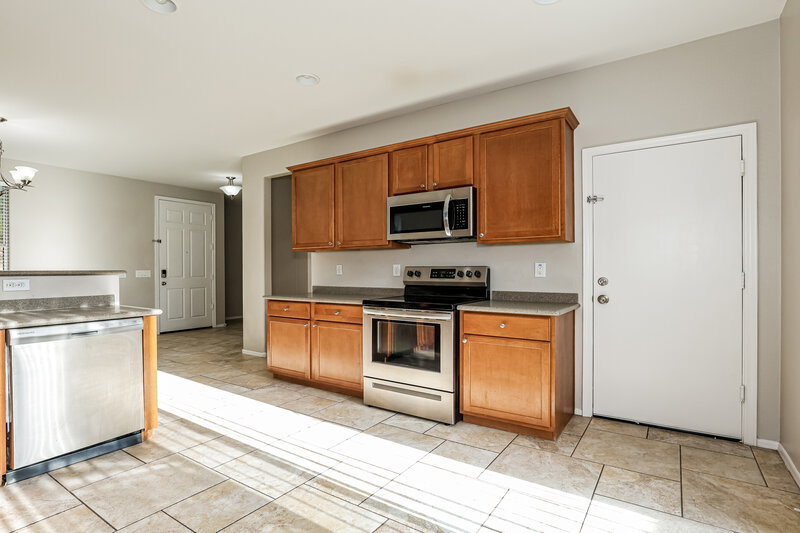 1,835/Mo, 5416 W Fulton St Phoenix, AZ 85043 Kitchen View 2