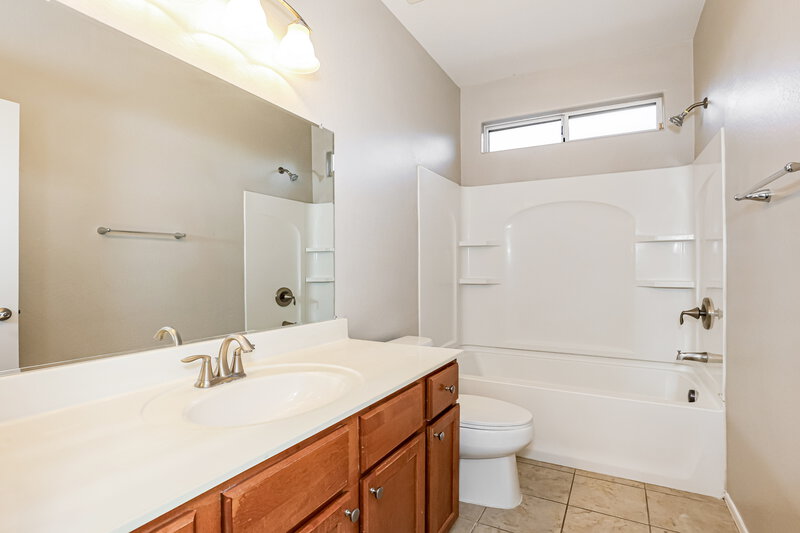 1,835/Mo, 5416 W Fulton St Phoenix, AZ 85043 Bathroom View