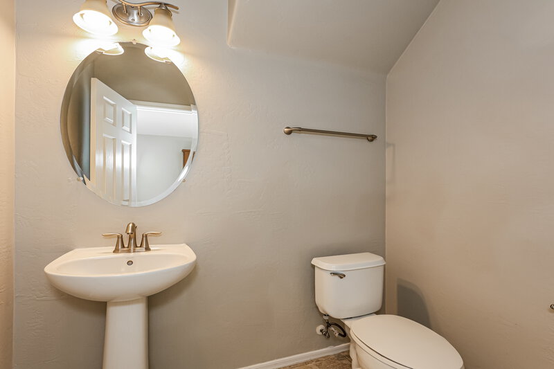 1,835/Mo, 5416 W Fulton St Phoenix, AZ 85043 Powder Room View