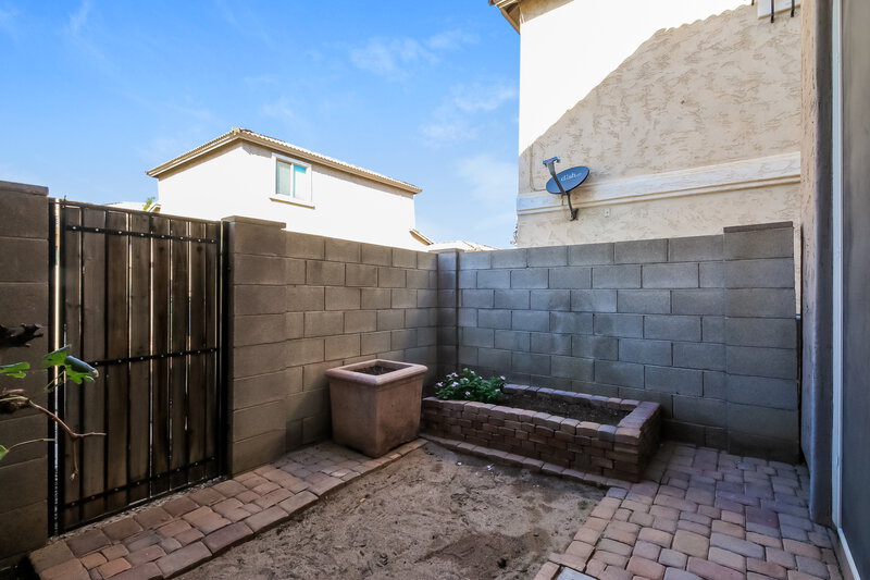 1,965/Mo, 5416 W Fulton St Phoenix, AZ 85043 Patio View