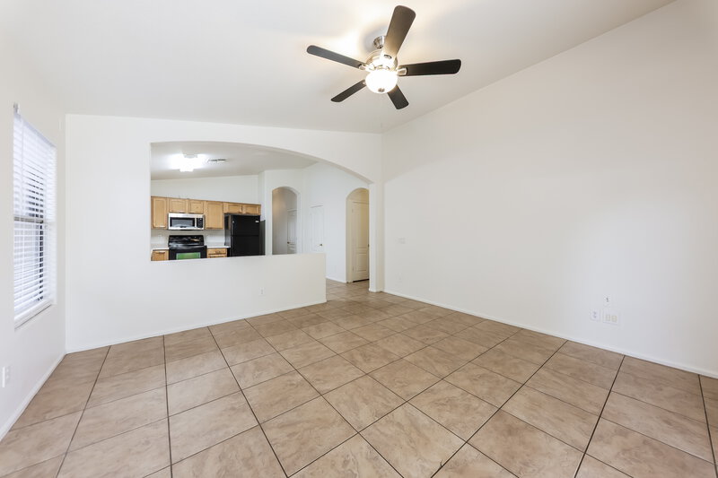 2,210/Mo, 2510 W Bent Tree Dr Phoenix, AZ 85085 Living Room View 2