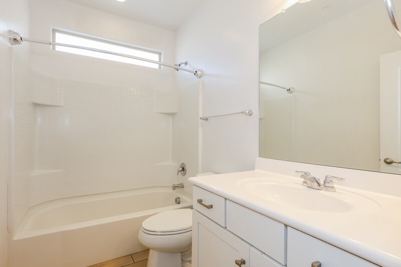 2,395/Mo, 10654 W Anna Ave Peoria, AZ 85383 Bathroom View