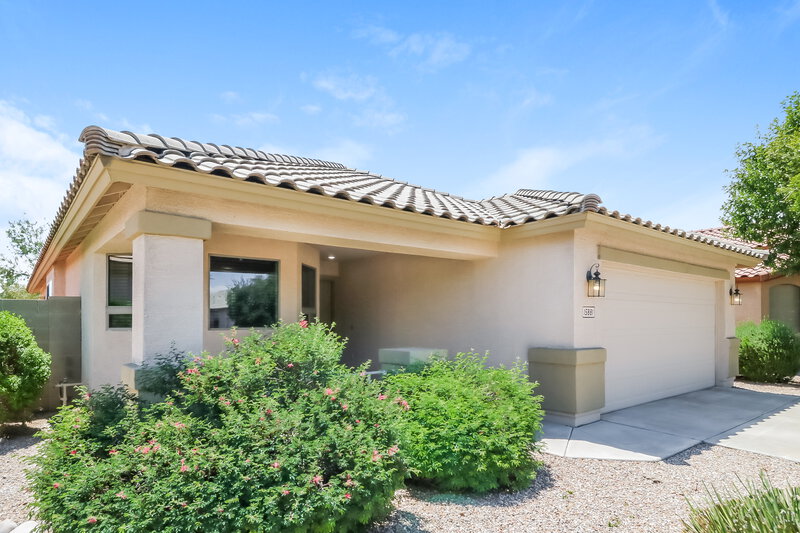 1,950/Mo, 15881 W Latham St Goodyear, AZ 85338 Front View