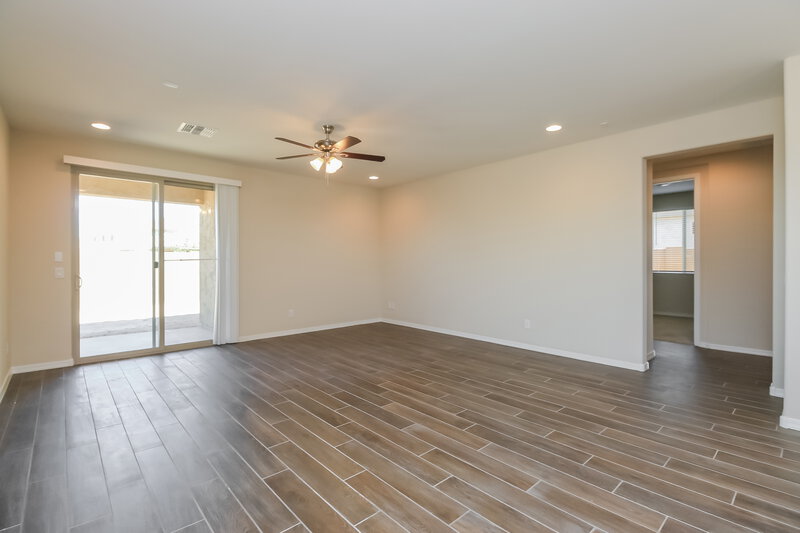 1,975/Mo, 1604 W Flintlock Dr San Tan Valley, AZ 85142 Living Room View
