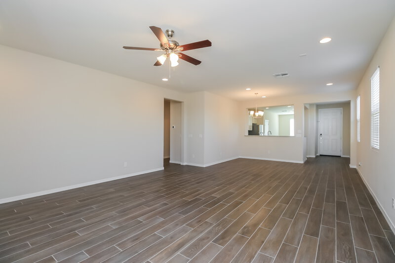 1,975/Mo, 1604 W Flintlock Dr San Tan Valley, AZ 85142 Living Room View 2