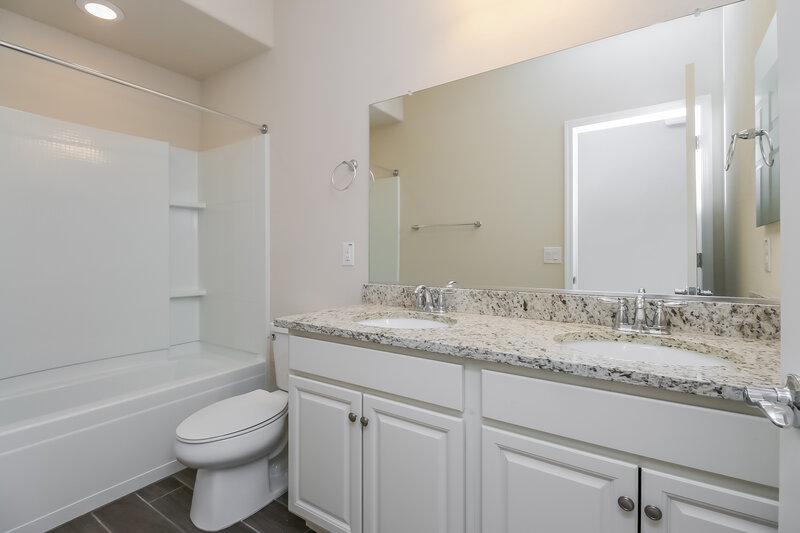 1,975/Mo, 1604 W Flintlock Dr San Tan Valley, AZ 85142 Bathroom View