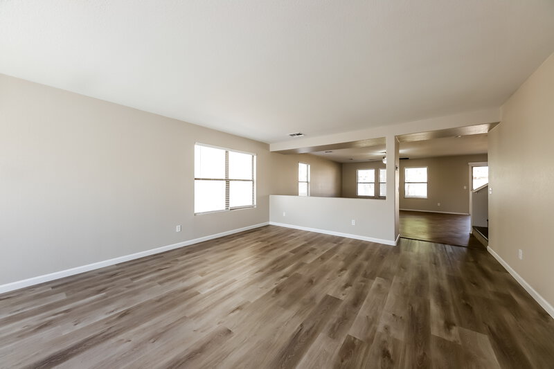 2,220/Mo, 9708 W Cordes Rd Tolleson, AZ 85353 Living Room View 3