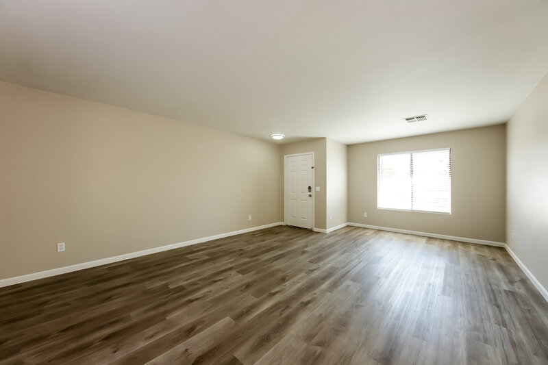 2,220/Mo, 9708 W Cordes Rd Tolleson, AZ 85353 Living Room View 4