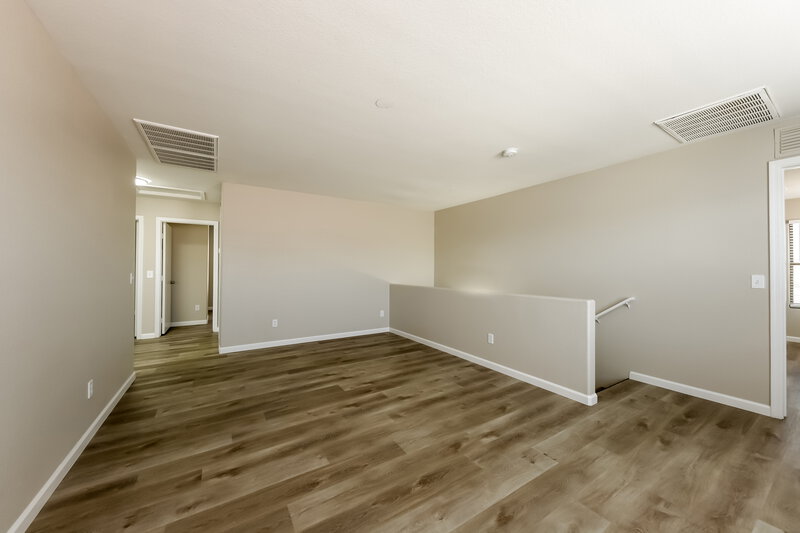 2,220/Mo, 9708 W Cordes Rd Tolleson, AZ 85353 Loft View