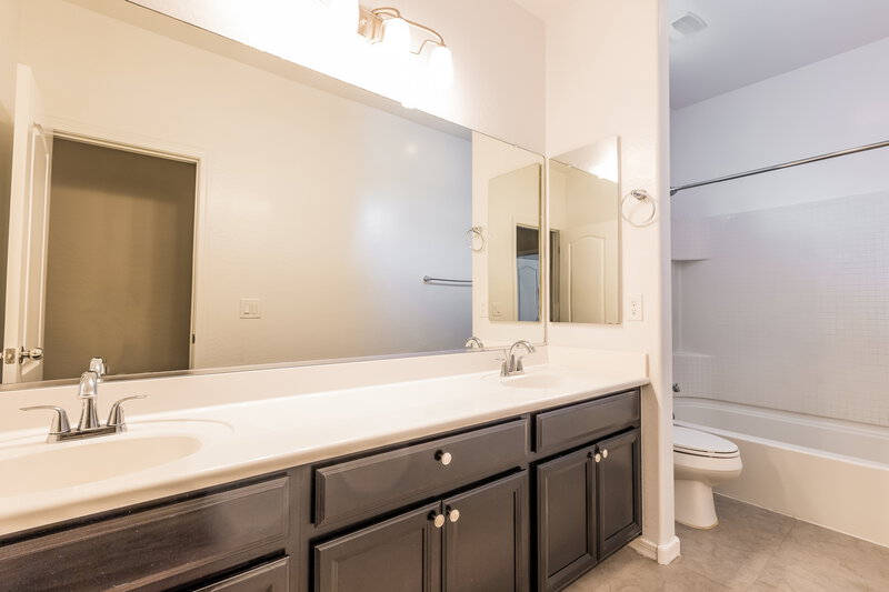 2,825/Mo, 4138 E Pony Ln Gilbert, AZ 85295 Bathroom View
