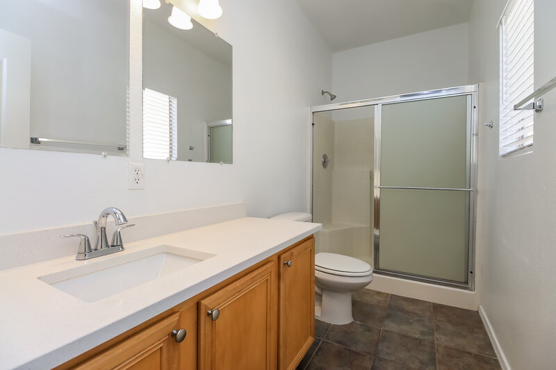 1,585/Mo, 751 E Horizon Heights Dr San Tan Valley, AZ 85143 Main Bathroom View