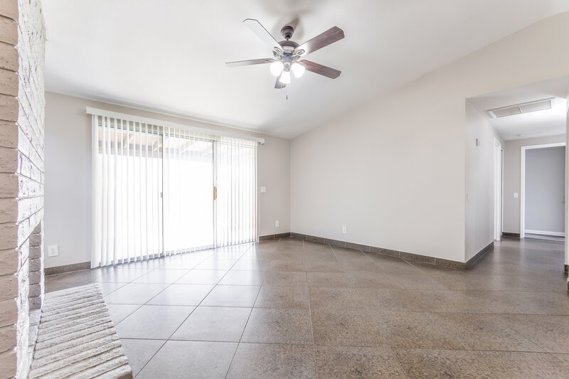 2,140/Mo, 2051 N Villas Ln Chandler, AZ 85224 Living Room View 2
