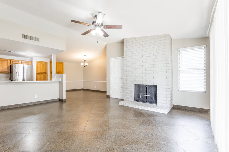 2,140/Mo, 2051 N Villas Ln Chandler, AZ 85224 Living Room View 3