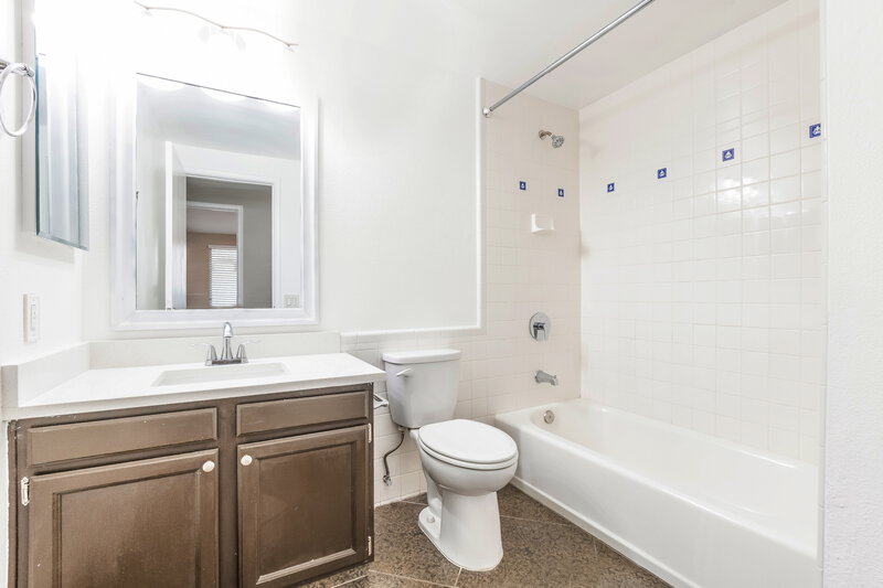 2,140/Mo, 2051 N Villas Ln Chandler, AZ 85224 Bathroom View