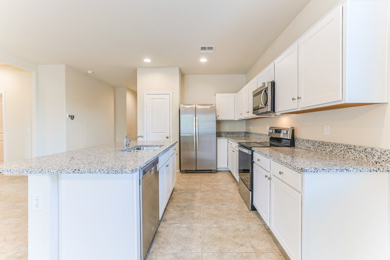 2,075/Mo, 7854 W Forest Grove Ave Phoenix, AZ 85043 Kitchen View