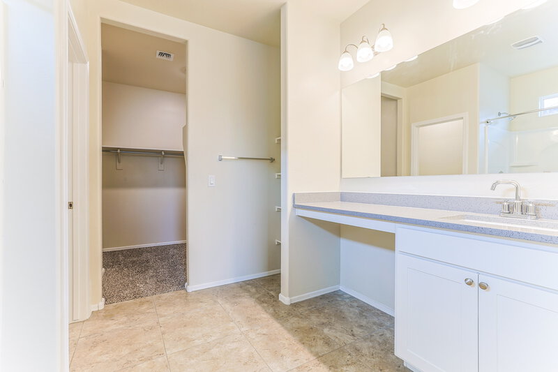 2,075/Mo, 7854 W Forest Grove Ave Phoenix, AZ 85043 Main Bathroom View