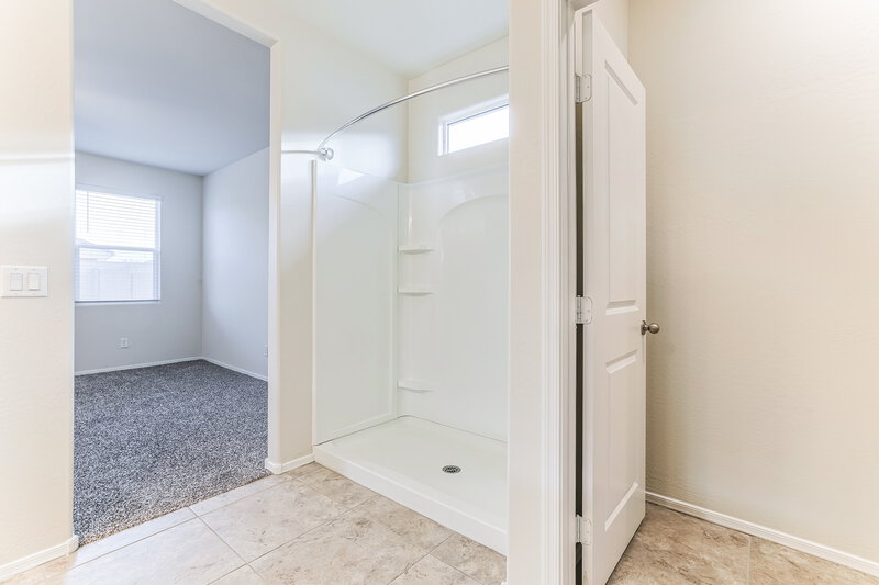 2,075/Mo, 7854 W Forest Grove Ave Phoenix, AZ 85043 Main Bathroom View 2