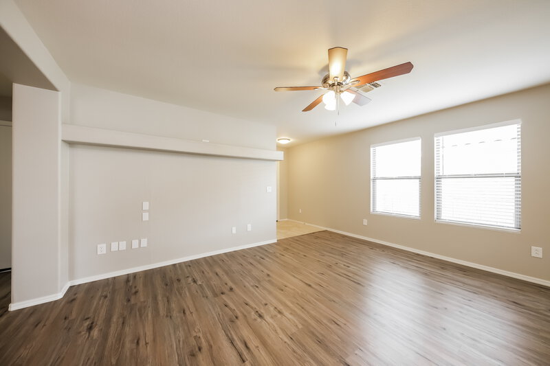 2,090/Mo, 10514 W Louise Dr Peoria, AZ 85383 Living Room View 3