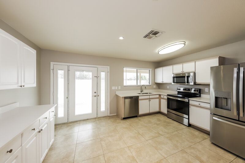 2,090/Mo, 10514 W Louise Dr Peoria, AZ 85383 Kitchen View
