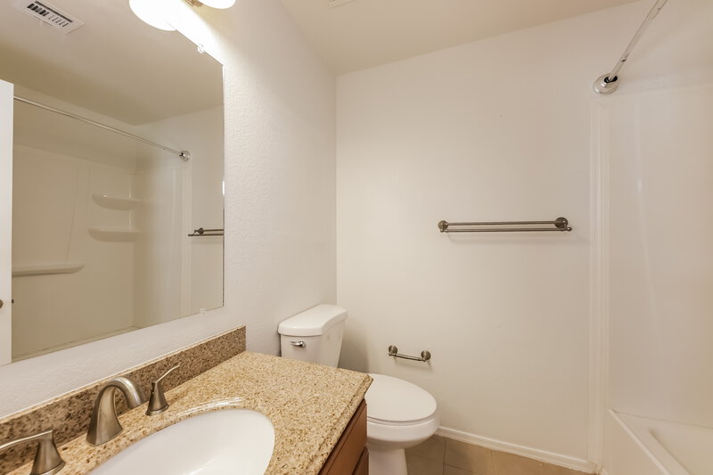 2,090/Mo, 10514 W Louise Dr Peoria, AZ 85383 Main Bathroom View