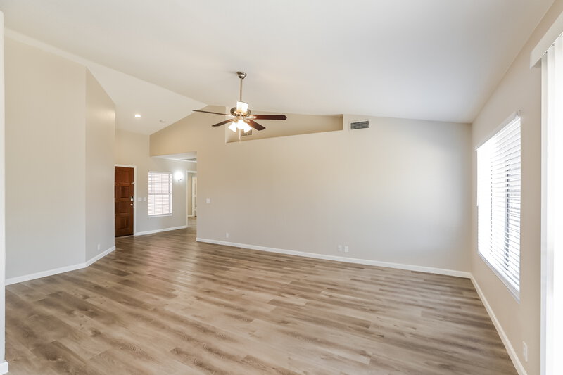 2,645/Mo, 1047 W Vaughn St Tempe, AZ 85283 Living Room View 2