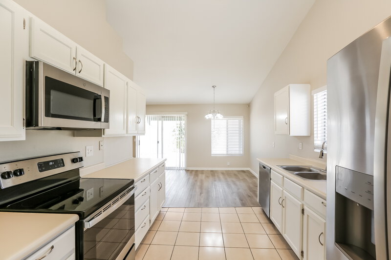 2,645/Mo, 1047 W Vaughn St Tempe, AZ 85283 Kitchen View
