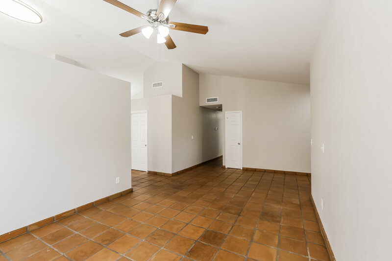 1,840/Mo, 3616 N Copenhagen Dr Avondale, AZ 85392 Living Room View 2