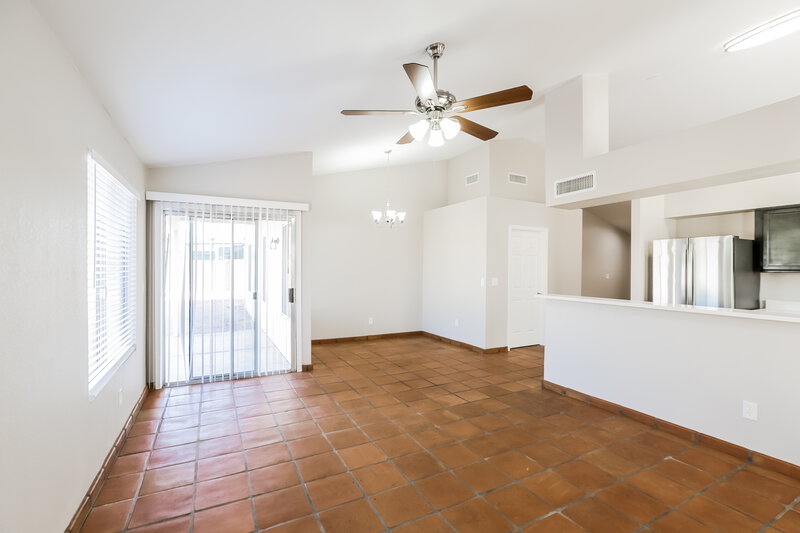 1,840/Mo, 3616 N Copenhagen Dr Avondale, AZ 85392 Family Room View 2