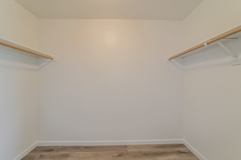 1,905/Mo, 15905 W Elm St Surprise, AZ 85374 Walk In Closet View
