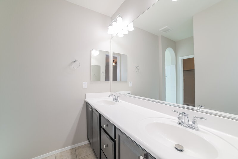 2,265/Mo, 10828 W Swayback Pass Peoria, AZ 85383 Main Bathroom View